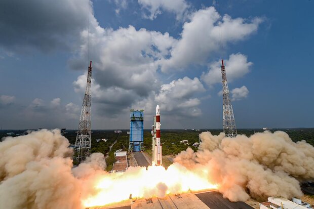 کشور هند 9 ماهواره را به مدار زمین فرستاد