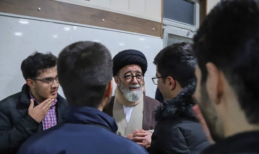 حضور آل‌هاشم در خوابگاه دانشجویان تبریز