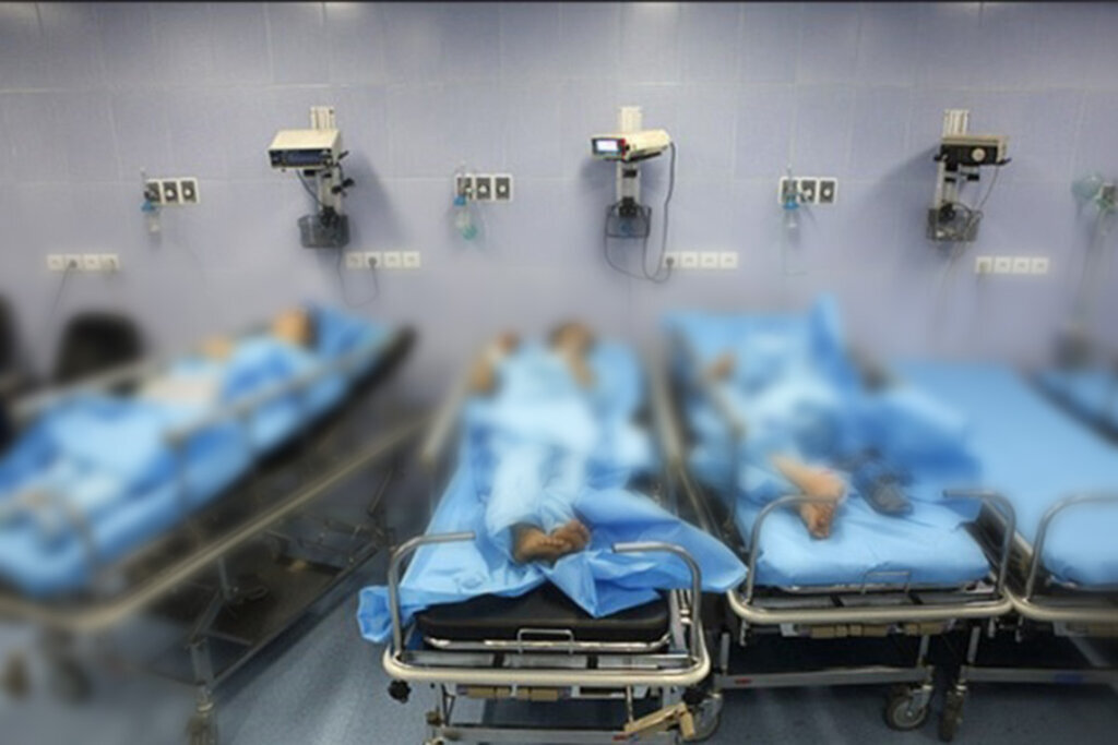 اعزام 49 دختر دانش‌آموز تبریزی به بیمارستان