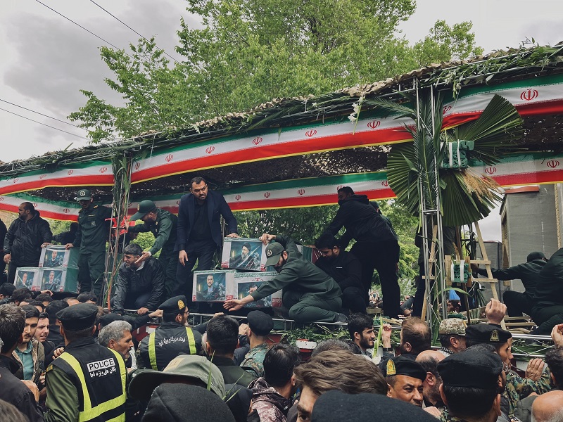 گزارش تصویری اختصاصی؛ تبریزی‌ها در بدرقه‌ی شهدای خادم سنگ تمام گذاشتند